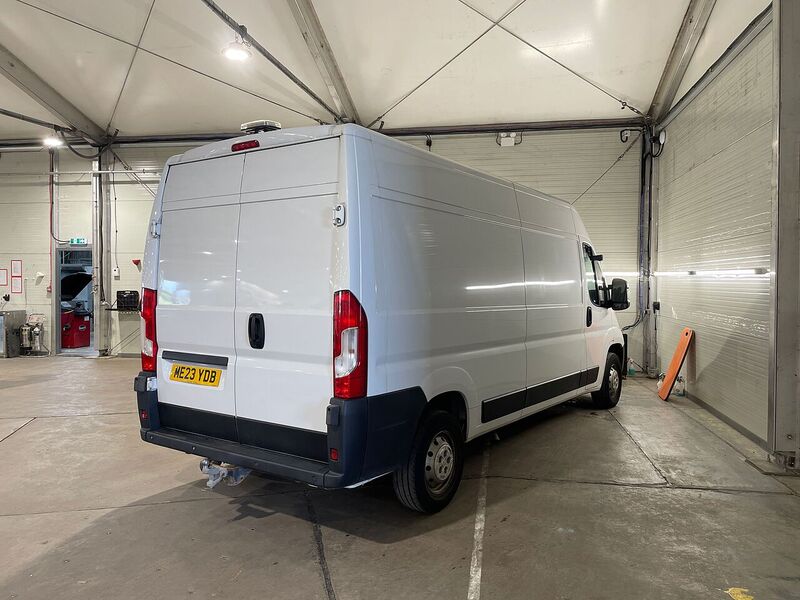 Peugeot Boxer BlueHDi 335 Professional Premium + - U15223
