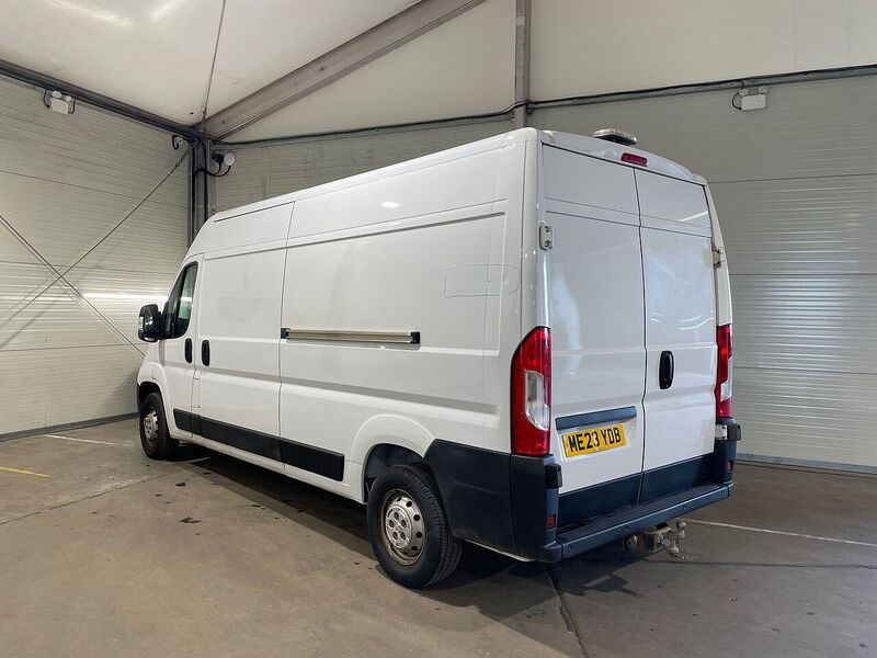 Peugeot Boxer BlueHDi 335 Professional Premium + - U15223