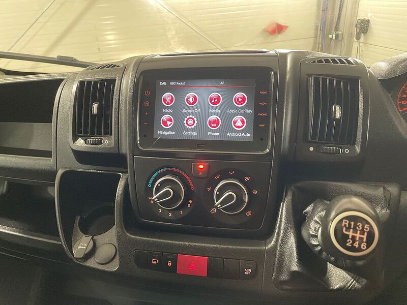 Peugeot Boxer BlueHDi 335 Professional Premium + - U15223