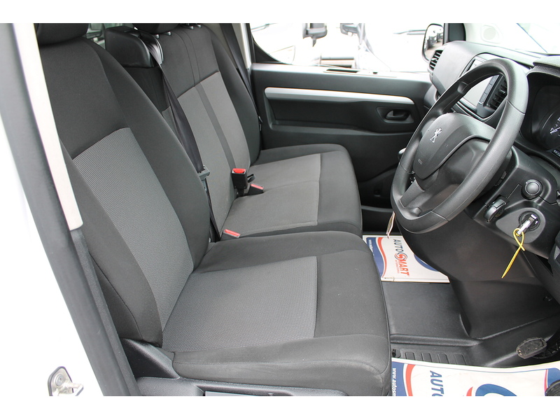 Peugeot Expert BlueHDi 1200 Professional Premium + - U15235