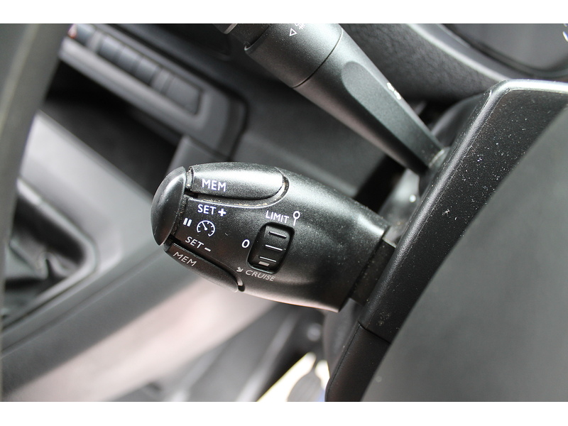 Peugeot Expert BlueHDi 1200 Professional Premium + - U15235