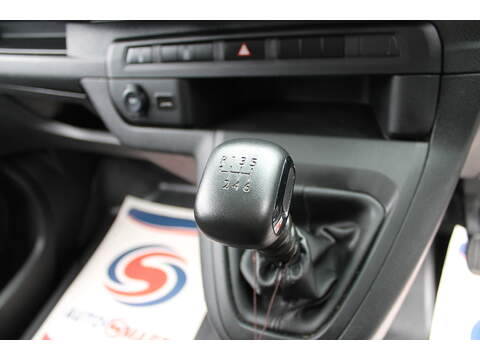 Peugeot Expert BlueHDi 1200 Professional Premium + - U15235