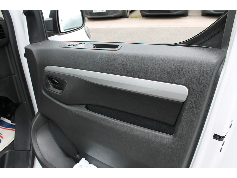 Peugeot Expert BlueHDi 1200 Professional Premium + - U15235