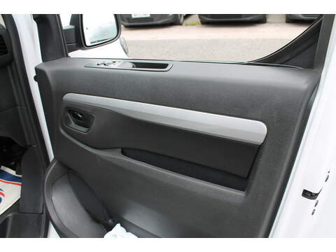 Peugeot Expert BlueHDi 1200 Professional Premium + - U15235