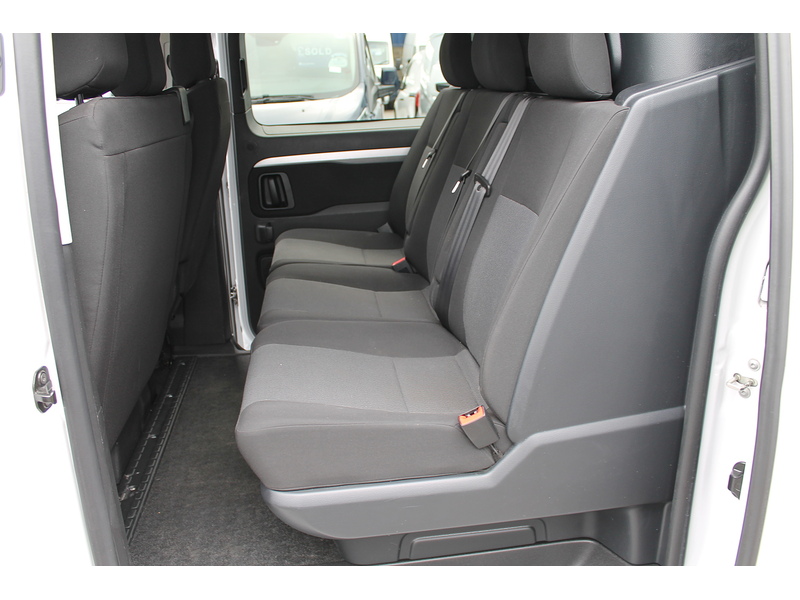 Peugeot Expert BlueHDi 1200 Professional Premium + - U15235