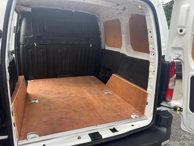 Peugeot Partner BlueHDi 650 Professional Premium - U15248
