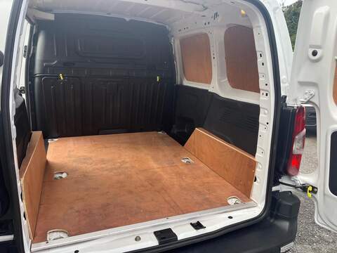 Peugeot Partner BlueHDi 650 Professional Premium - U15248