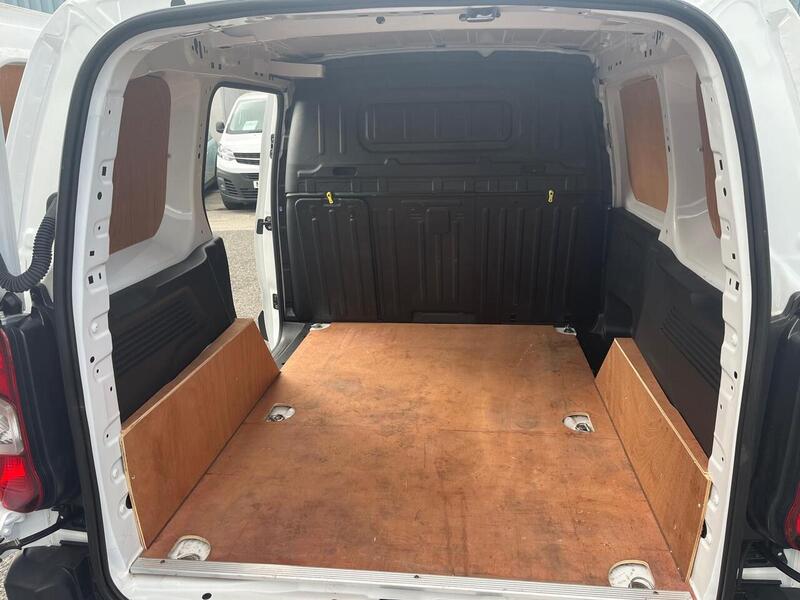 Peugeot Partner BlueHDi 650 Professional Premium - U15248
