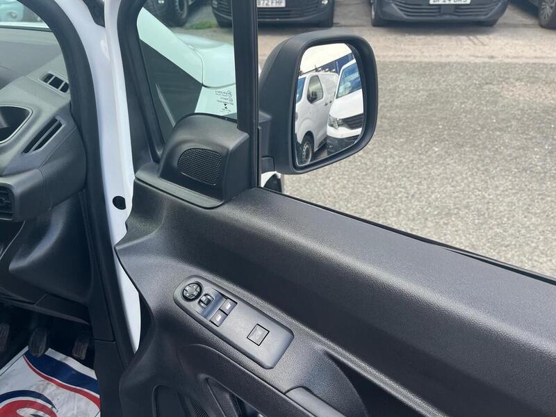 Peugeot Partner BlueHDi 650 Professional Premium - U15248