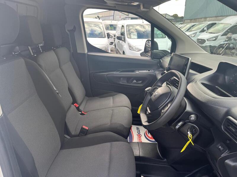 Peugeot Partner BlueHDi 650 Professional Premium - U15248