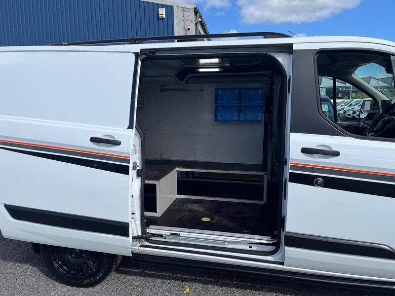 Ford Transit Custom 300 EcoBlue Leader - U15261