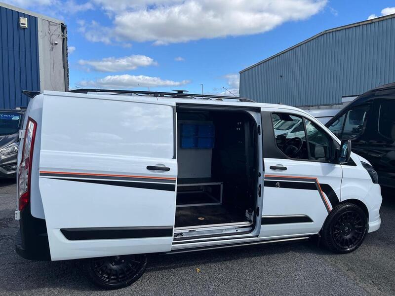 Ford Transit Custom 300 EcoBlue Leader - U15261