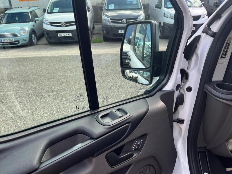 Ford Transit Custom 300 EcoBlue Leader - U15261