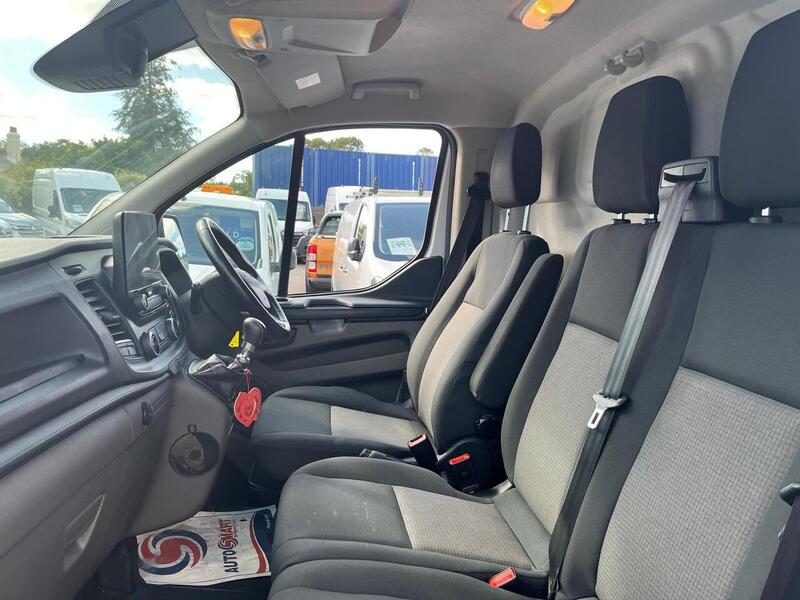 Ford Transit Custom 300 EcoBlue Leader - U15261