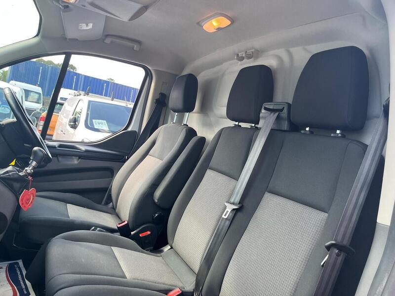 Ford Transit Custom 300 EcoBlue Leader - U15261