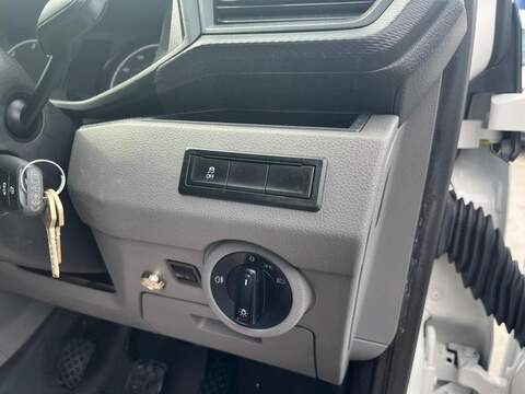 Volkswagen Transporter TDI T30 Startline - U15275