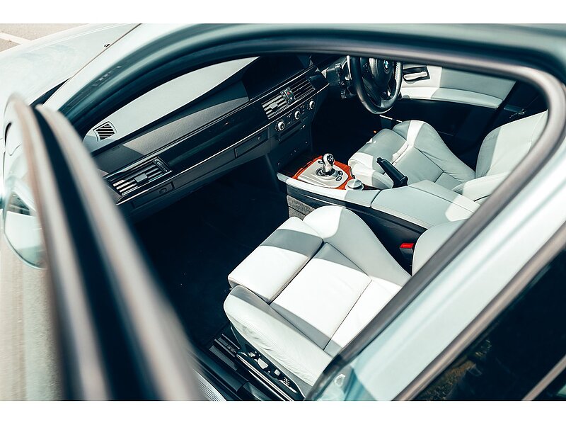 BMW M5 5.0 V10 SMG Euro 4 4dr