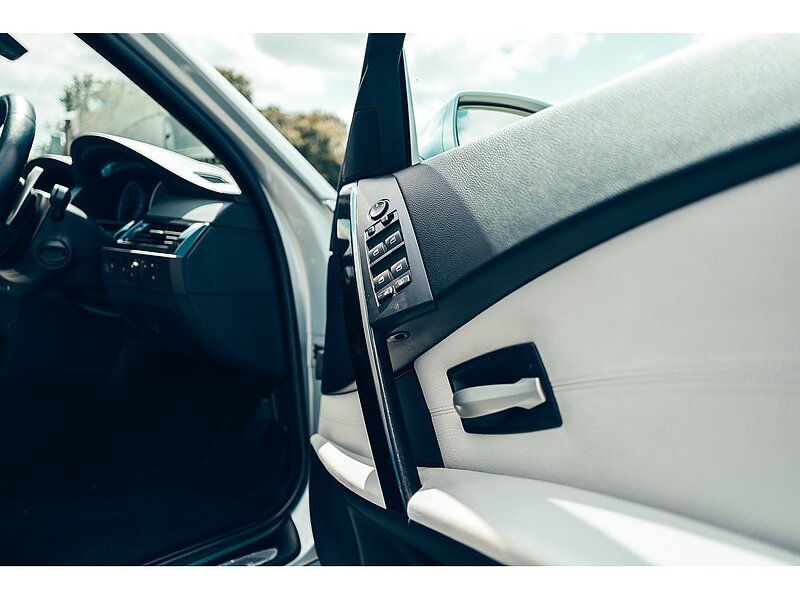 BMW M5 5.0 V10 SMG Euro 4 4dr