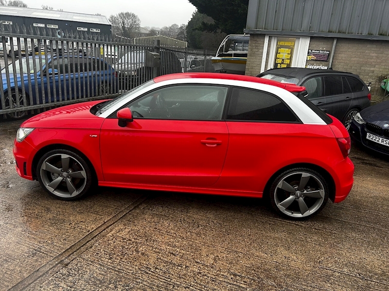 Audi 2.0 TDI Black Edition Hatchback 3dr Diesel Manual (108 g/km, 140 bhp)