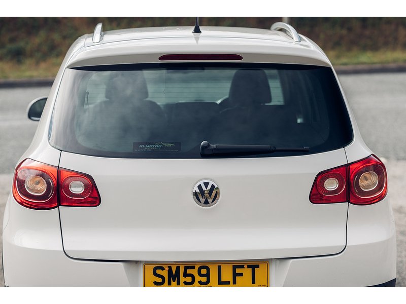 Volkswagen 2.0 TDI Sport SUV 5dr Diesel Manual 4WD Euro 5 (140 ps)