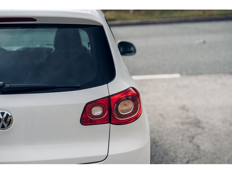 Volkswagen 2.0 TDI Sport SUV 5dr Diesel Manual 4WD Euro 5 (140 ps)