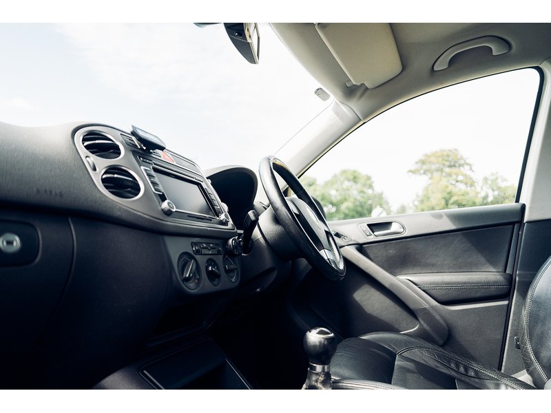 Volkswagen 2.0 TDI Sport SUV 5dr Diesel Manual 4WD Euro 5 (140 ps)