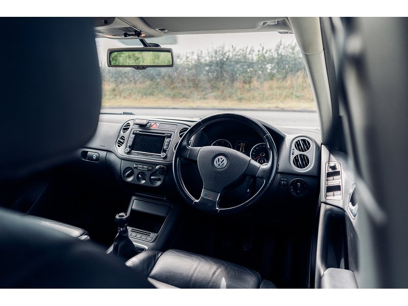 Volkswagen 2.0 TDI Sport SUV 5dr Diesel Manual 4WD Euro 5 (140 ps)