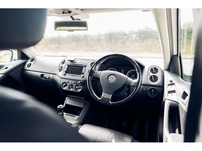 Volkswagen 2.0 TDI Sport SUV 5dr Diesel Manual 4WD Euro 5 (140 ps)