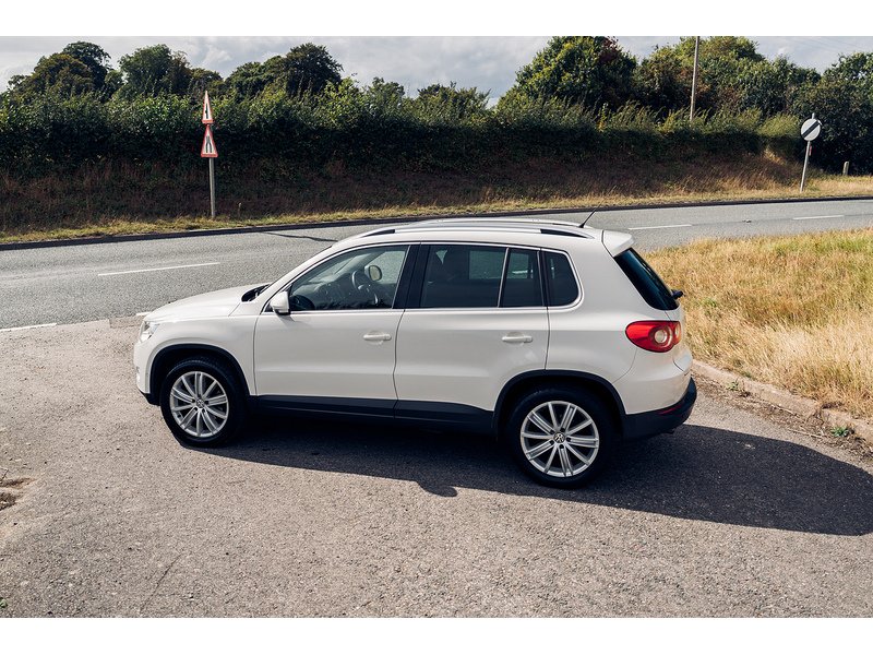 Volkswagen 2.0 TDI Sport SUV 5dr Diesel Manual 4WD Euro 5 (140 ps)