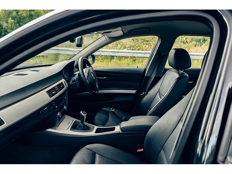 BMW 2.0 320d ED EfficientDynamics Saloon 4dr Diesel Manual Euro 5 (s/s) (163 ps)