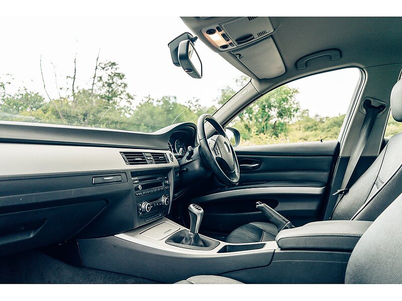 BMW 2.0 320d ED EfficientDynamics Saloon 4dr Diesel Manual Euro 5 (s/s) (163 ps)