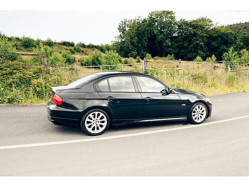 BMW 2.0 320d ED EfficientDynamics Saloon 4dr Diesel Manual Euro 5 (s/s) (163 ps)