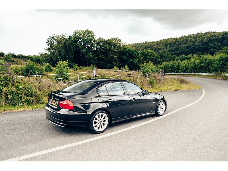 BMW 2.0 320d ED EfficientDynamics Saloon 4dr Diesel Manual Euro 5 (s/s) (163 ps)