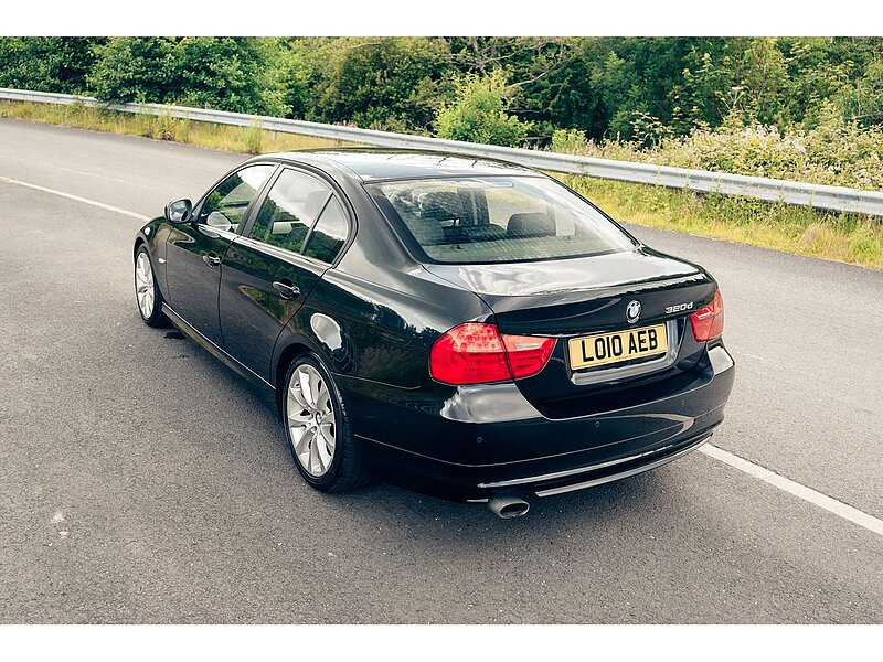 BMW 2.0 320d ED EfficientDynamics Saloon 4dr Diesel Manual Euro 5 (s/s) (163 ps)