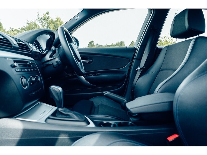 BMW 2.0 118d Performance Edition Hatchback 5dr Diesel Steptronic Euro 5 (143 ps)