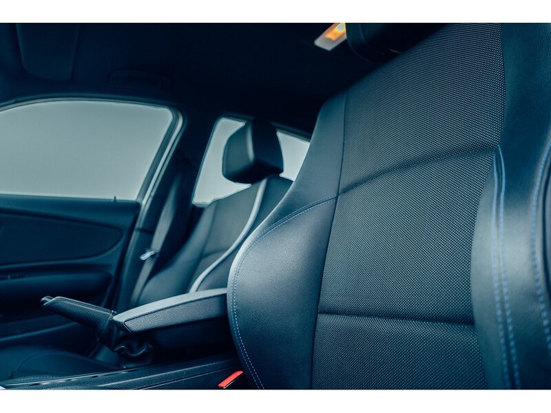 BMW 2.0 118d Performance Edition Hatchback 5dr Diesel Steptronic Euro 5 (143 ps)