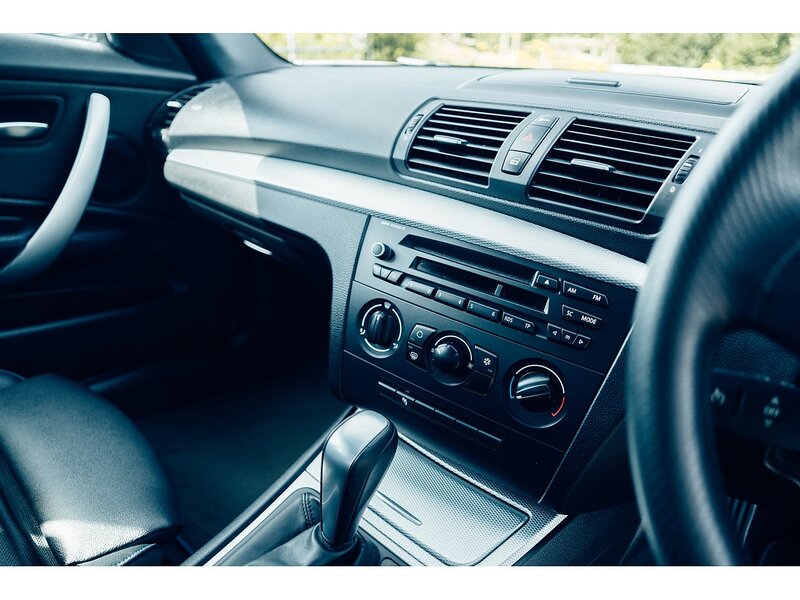 BMW 2.0 118d Performance Edition Hatchback 5dr Diesel Steptronic Euro 5 (143 ps)