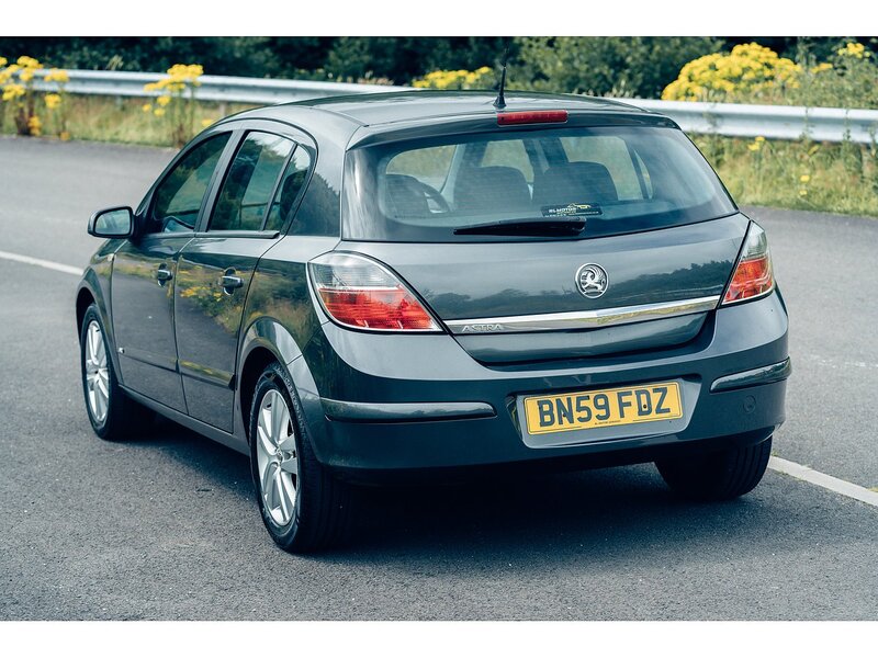 Vauxhall 1.4i 16v SXi Hatchback 5dr Petrol Manual (146 g/km, 89 bhp)