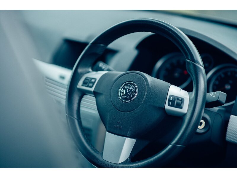 Vauxhall 1.4i 16v SXi Hatchback 5dr Petrol Manual (146 g/km, 89 bhp)