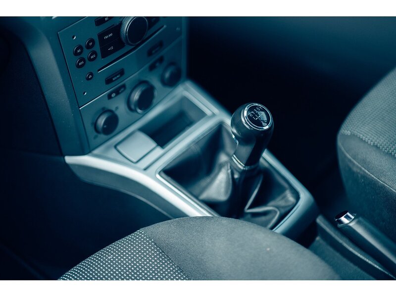 Vauxhall 1.4i 16v SXi Hatchback 5dr Petrol Manual (146 g/km, 89 bhp)