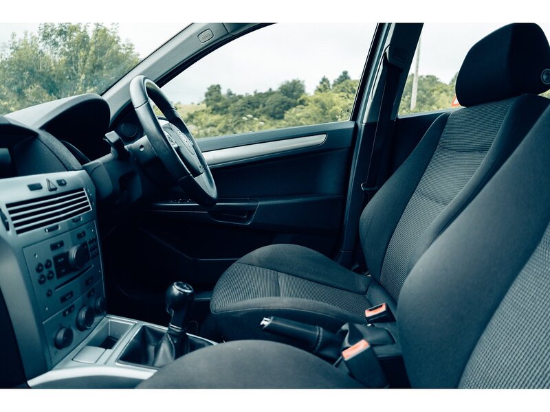 Vauxhall 1.4i 16v SXi Hatchback 5dr Petrol Manual (146 g/km, 89 bhp)