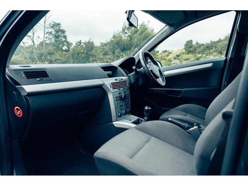 Vauxhall 1.4i 16v SXi Hatchback 5dr Petrol Manual (146 g/km, 89 bhp)