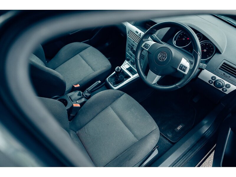 Vauxhall 1.4i 16v SXi Hatchback 5dr Petrol Manual (146 g/km, 89 bhp)