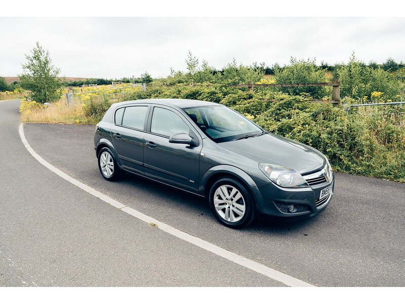 Vauxhall 1.4i 16v SXi Hatchback 5dr Petrol Manual (146 g/km, 89 bhp)