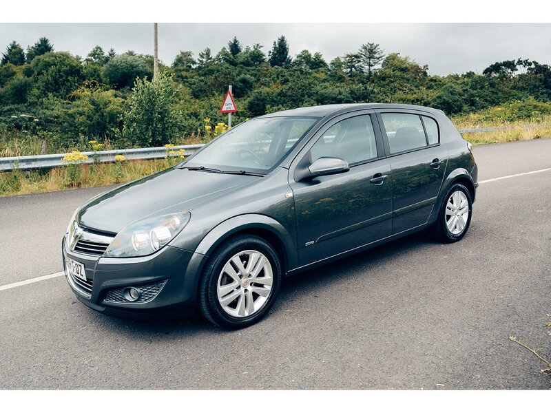 Vauxhall 1.4i 16v SXi Hatchback 5dr Petrol Manual (146 g/km, 89 bhp)