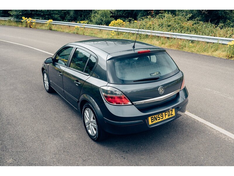 Vauxhall 1.4i 16v SXi Hatchback 5dr Petrol Manual (146 g/km, 89 bhp)