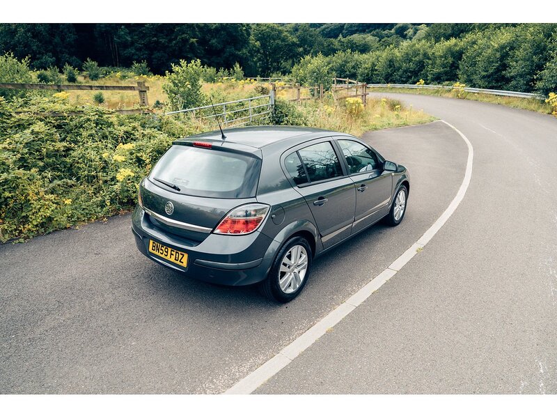 Vauxhall 1.4i 16v SXi Hatchback 5dr Petrol Manual (146 g/km, 89 bhp)