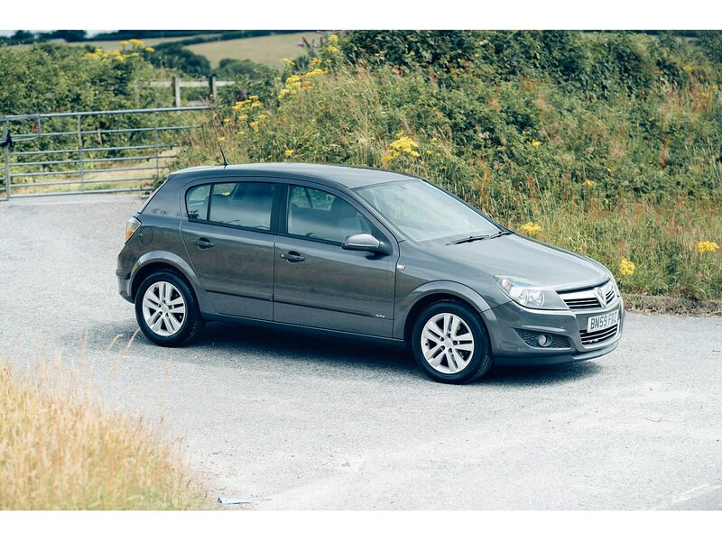 Vauxhall 1.4i 16v SXi Hatchback 5dr Petrol Manual (146 g/km, 89 bhp)