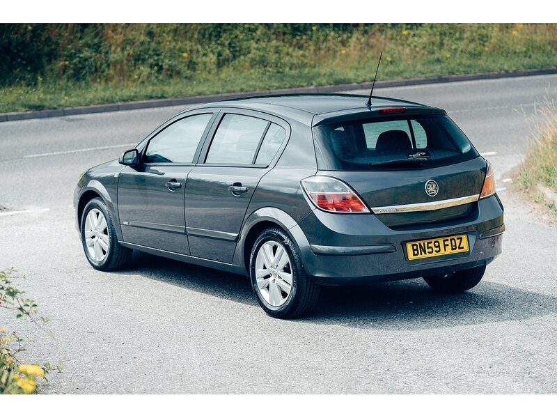 Vauxhall 1.4i 16v SXi Hatchback 5dr Petrol Manual (146 g/km, 89 bhp)