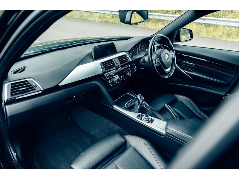 BMW 2.0 318d Sport Touring 5dr Diesel Manual Euro 6 (s/s) (150 ps)